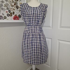 Blue and White Houndstooth Midi Dress with Defined Waist